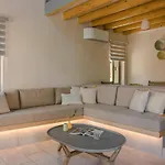 Chromata Assos Kefalonia 3*