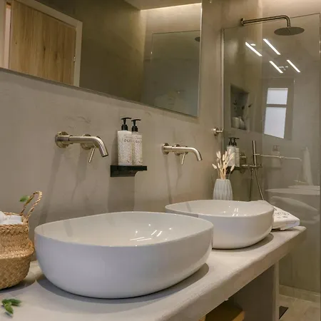 Chromata Assos Kefalonia Hotell 3*