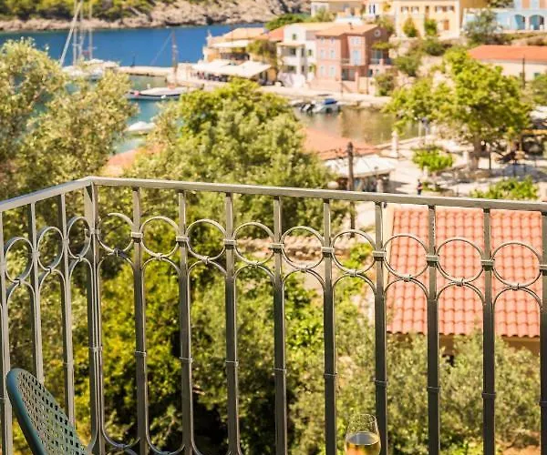 Chromata Assos Kefalonia מלון 3*