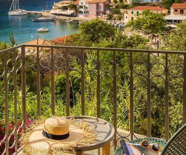 Chromata Assos Kefalonia 3* אסוס