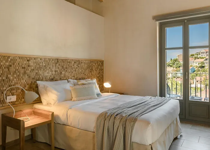 Chromata Assos Kefalonia 3* אסוס
