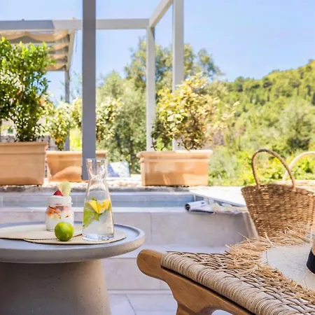 Hotel Chromata Assos Kefalonia 3*