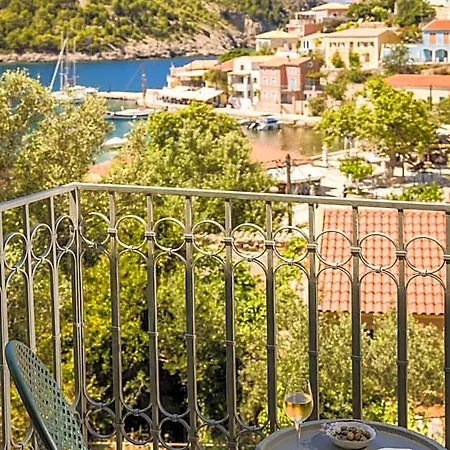 Chromata Assos Kefalonia Hotel
